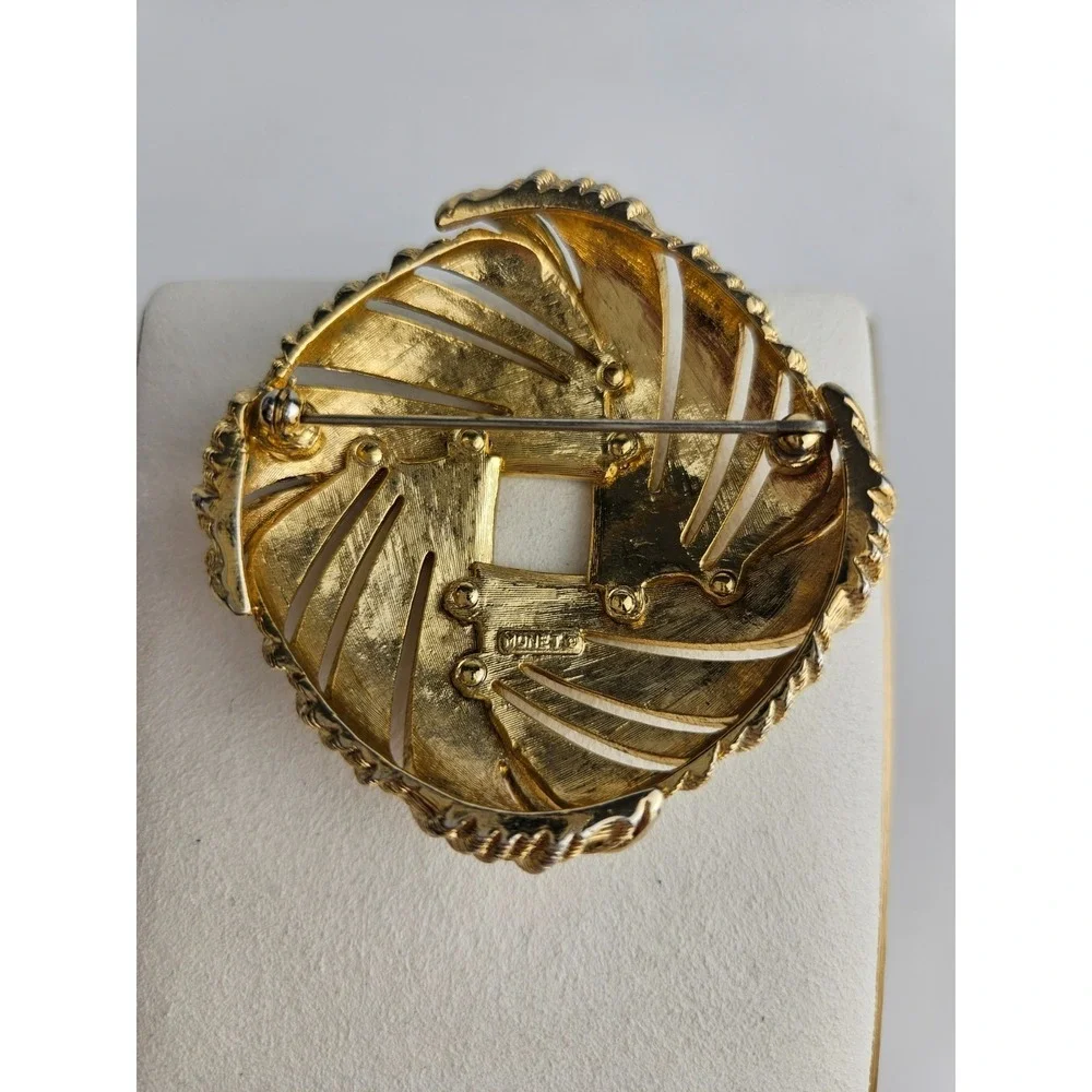 Vintage Monet Gold Tone Textured Knot Brooch Statement Pin‎ Signed